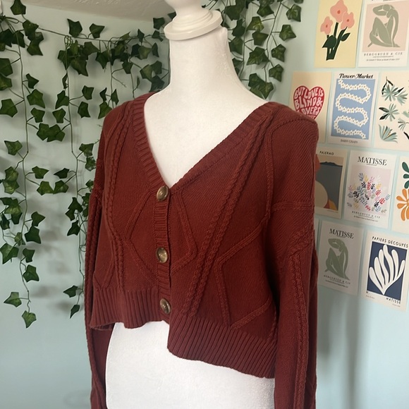 Button down sweater - Picture 3 of 3